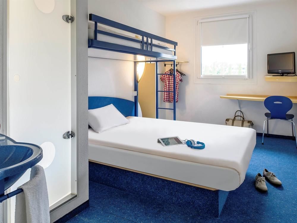 Отель Ibis Budget Rennes Route De Saint Malo Montgermont Экстерьер фото