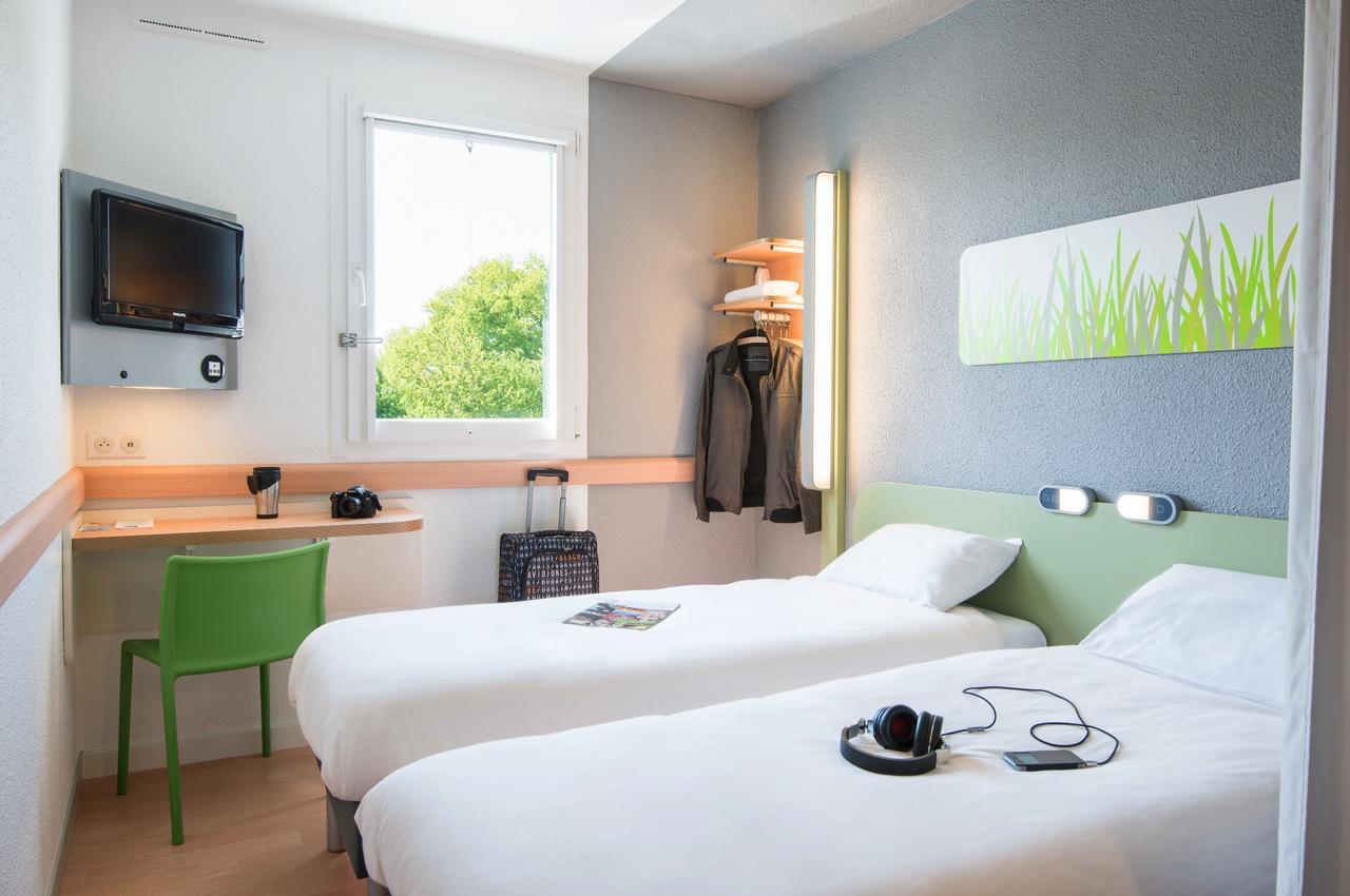 Отель Ibis Budget Rennes Route De Saint Malo Montgermont Экстерьер фото