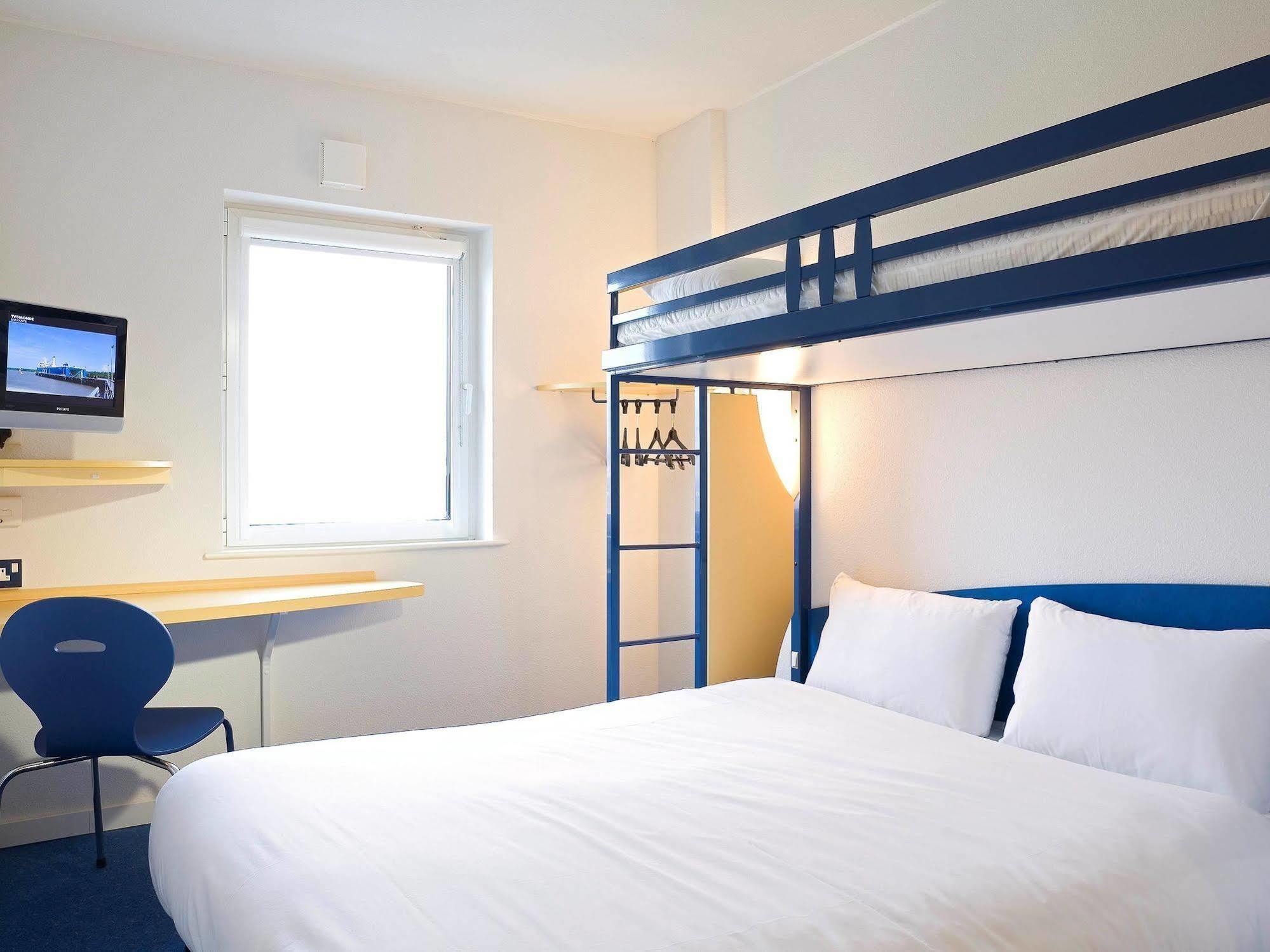 Отель Ibis Budget Rennes Route De Saint Malo Montgermont Экстерьер фото